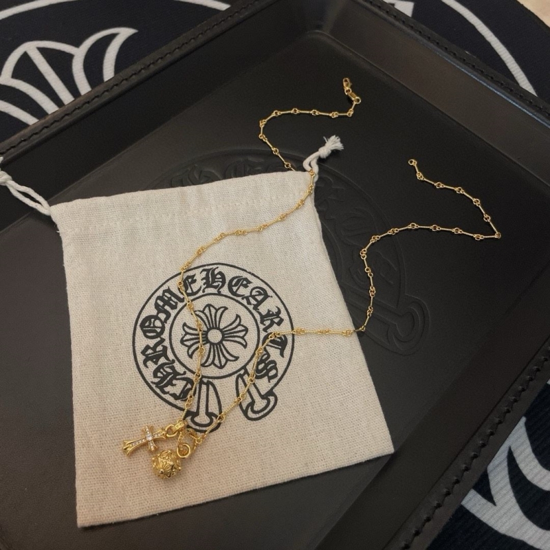 Ch*0me He**ts necklaces